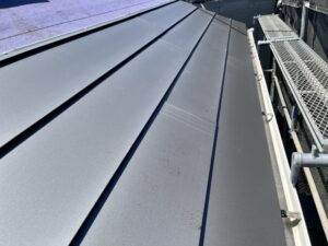 ガルバリウム鋼板屋根のカバー工法